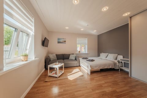 Photo of the whole room, Bedroom