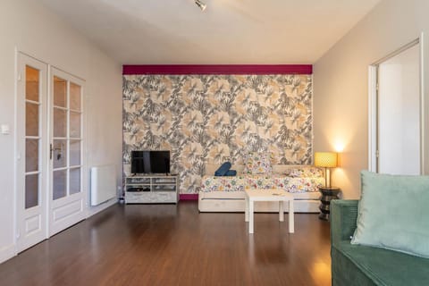 Communal lounge/ TV room, TV and multimedia, Living room
