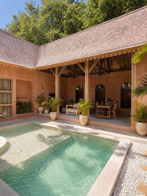 Property building, Swimming pool
