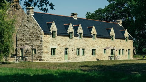 Property building, Day, Garden