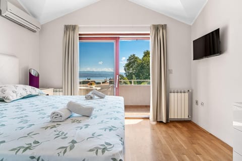 Bed, View (from property/room), Balcony/Terrace, Bedroom, Sea view