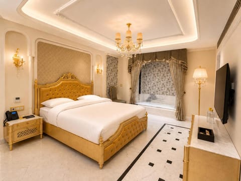 Bed, TV and multimedia, Bedroom