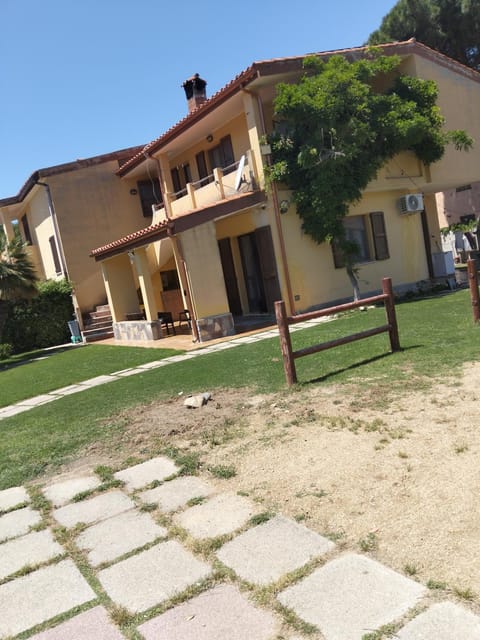 Property building, Street view