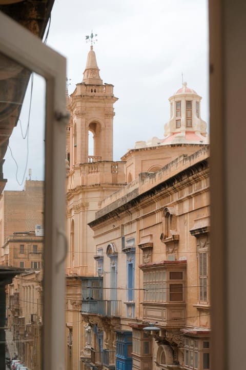 Day, Balcony/Terrace, City view, Landmark view, Location