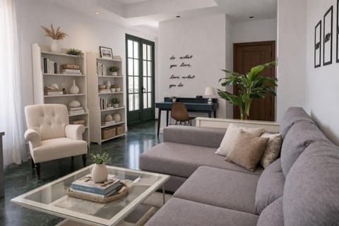 Communal lounge/ TV room, Living room