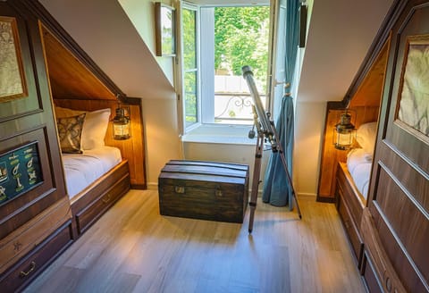 Bedroom, children