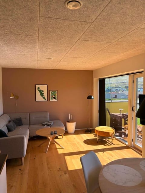 Property building, Seating area
