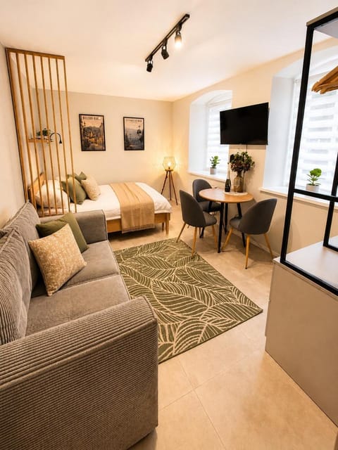 Bed, Living room, wardrobe