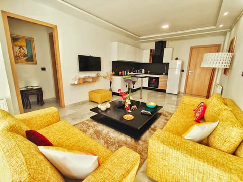 Communal lounge/ TV room, TV and multimedia, Kitchen or kitchenette, Living room, Seating area, Dining area, Evening entertainment, minibar