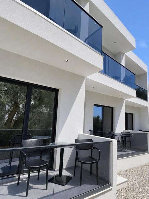 Patio, Balcony/Terrace, Seating area