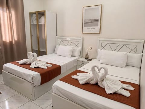 Bed, Photo of the whole room, towels