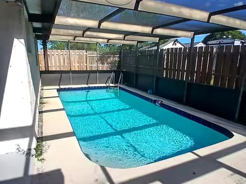 Swimming pool, Swimming pool