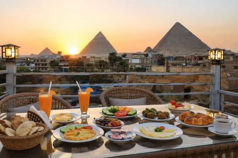 Day, Natural landscape, Food and drinks, Food, Breakfast, Breakfast, Lunch, Dinner, Drinks