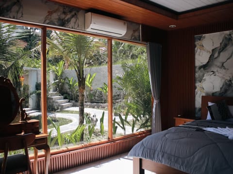 Bed, Day, Garden, View (from property/room), Photo of the whole room, Bedroom, Garden view