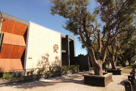 Property building, Facade/entrance, Lobby or reception