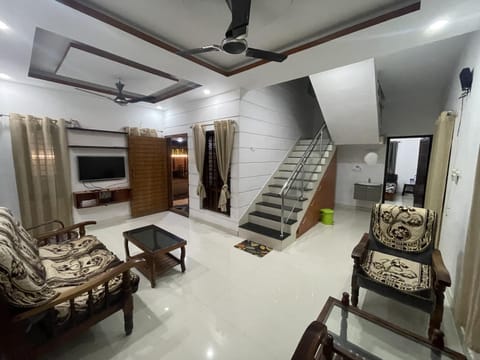 Communal lounge/ TV room, Communal lounge/ TV room, TV and multimedia, Living room, Seating area