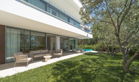 Patio, Garden, Hot Tub, Balcony/Terrace