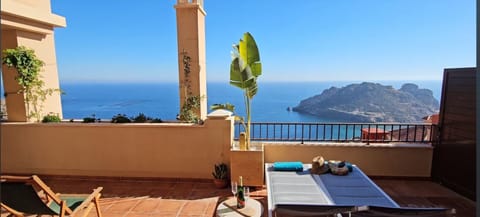 View (from property/room), Balcony/Terrace, Sea view, sunbed