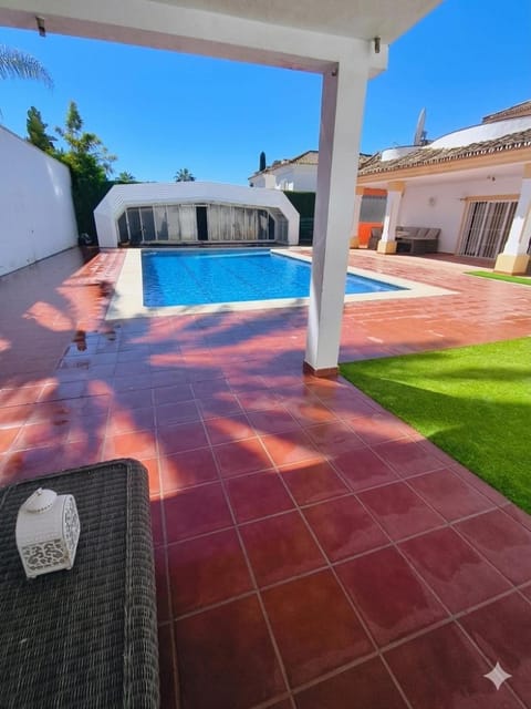 Garden, Swimming pool