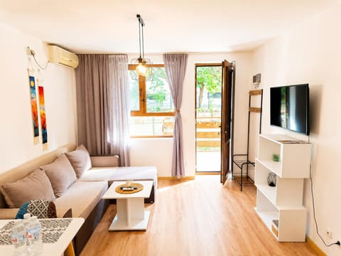 TV and multimedia, Living room, air conditioner