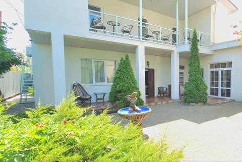 Patio, Garden, Balcony/Terrace