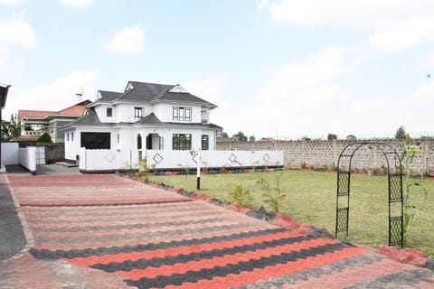 Garden view, Street view