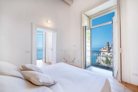 View (from property/room), Balcony/Terrace, Photo of the whole room, Bedroom, Sea view