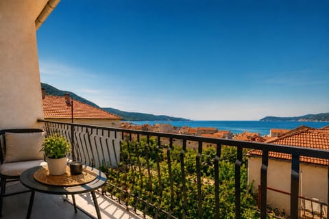 View (from property/room), Balcony/Terrace, Sea view