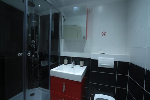 Shower, Toilet, Bathroom