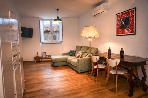 TV and multimedia, Living room, Dining area, air conditioner