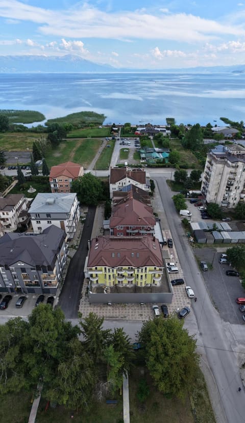 Property building, Day, Location