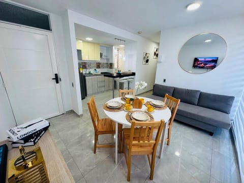 TV and multimedia, Kitchen or kitchenette, Living room, Seating area, Dining area