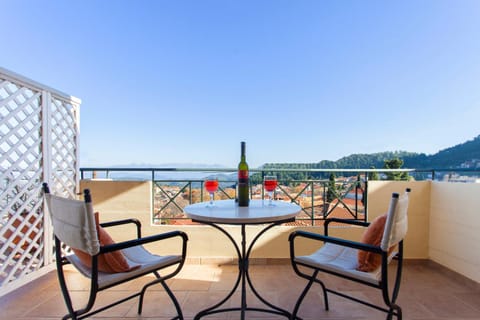 Property building, Balcony/Terrace