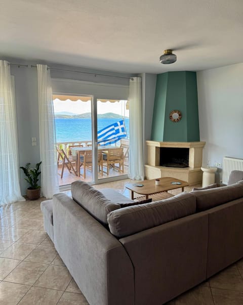 View (from property/room), Balcony/Terrace, Living room, Seating area, Sea view