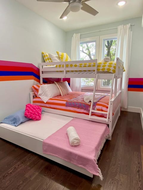 Photo of the whole room, Bedroom, bunk bed