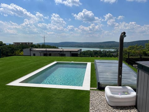 Mountain view, Pool view, Swimming pool