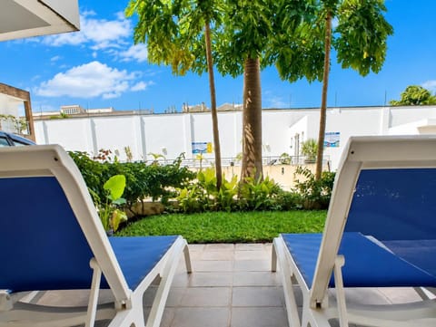 Patio, Spring, Day, Garden, Seating area, Garden view, sunbed