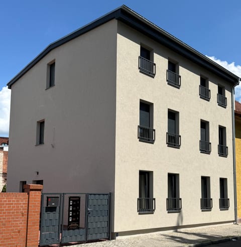 Property building, Day