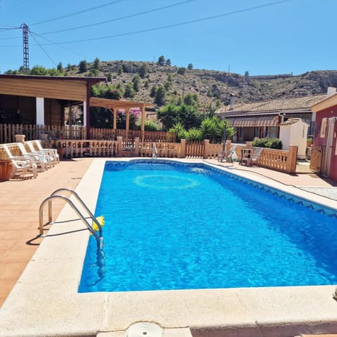 Swimming pool, Swimming pool