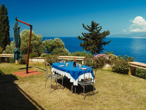 Property building, Spring, Day, Natural landscape, Garden, View (from property/room), View (from property/room), Dining area, Garden view, Garden view, Sea view, Sea view, Breakfast, Lunch, Dinner