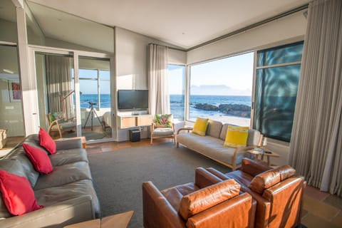 TV and multimedia, Living room, Mountain view, Sea view