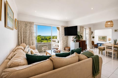 TV and multimedia, Living room, Seating area, Dining area, Evening entertainment