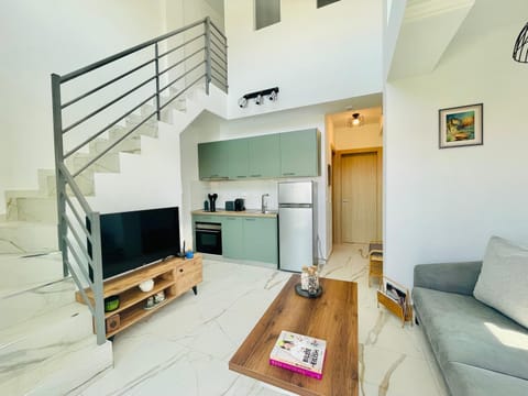 TV and multimedia, Seating area, kitchen