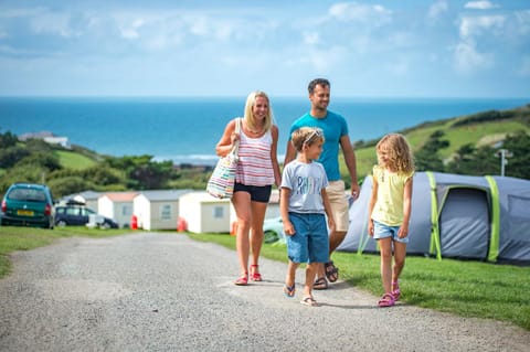 Natural landscape, children, Family