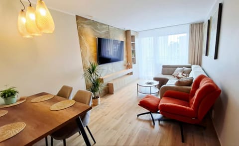 Communal lounge/ TV room, TV and multimedia, Living room, Seating area