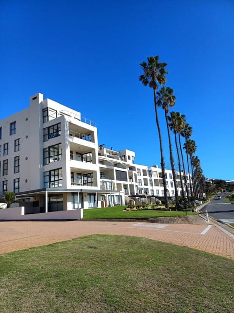 Property building, Day, Street view, Location
