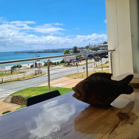 Day, View (from property/room), Balcony/Terrace, Dining area, Beach, Sea view