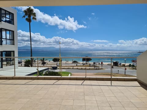 Day, View (from property/room), Balcony/Terrace, Beach, Sea view
