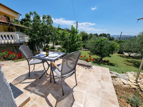 Garden, Balcony/Terrace, Seating area, Garden view