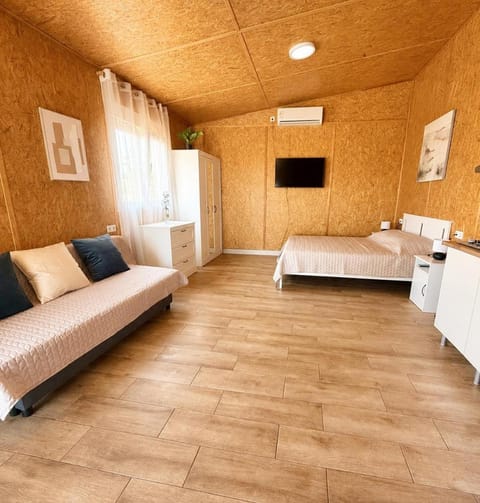 TV and multimedia, Living room, Photo of the whole room, Bedroom